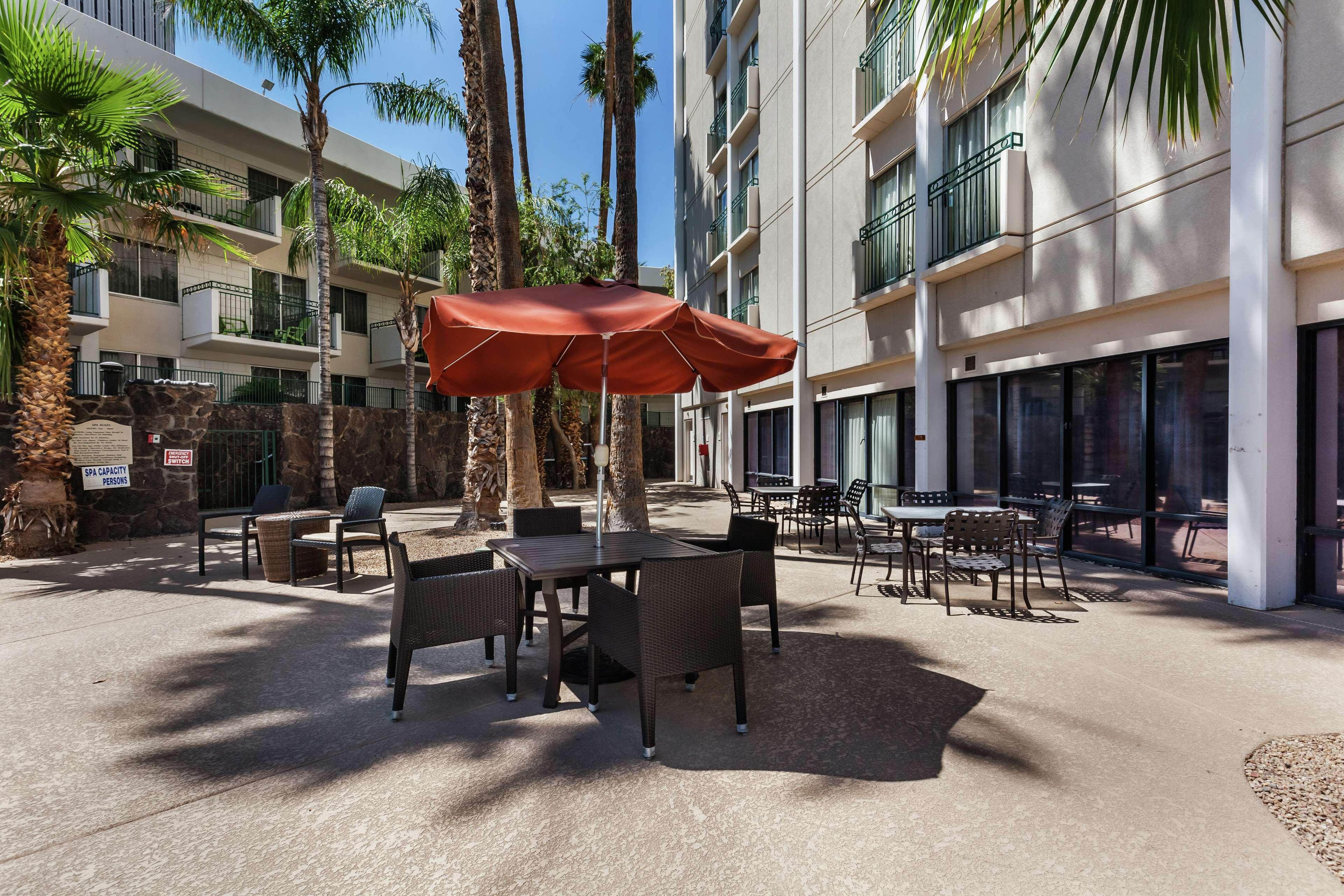 Hilton Garden Inn Phoenix Midtown Exterior foto